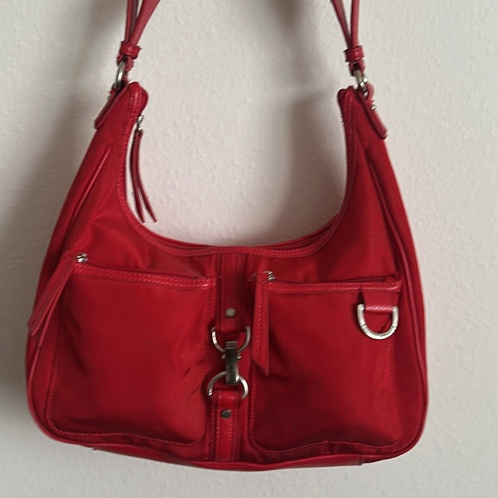 Tommy Hilfiger Red Canvas Hobo Shoulder Bag Front Zip Pockets Silver Hardware - Picture 2 of 5